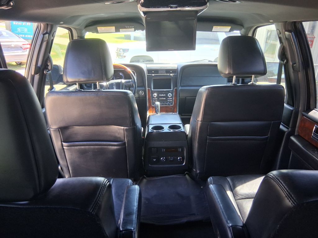 2016 Lincoln Navigator Image 9
