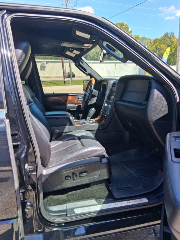 2016 Lincoln Navigator Image 11