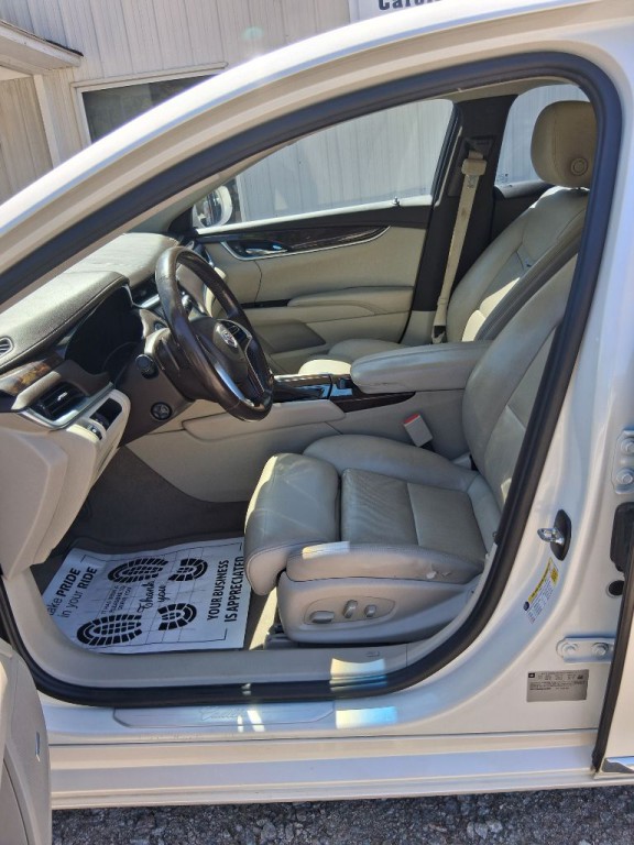 2013 Cadillac XTS Image 10