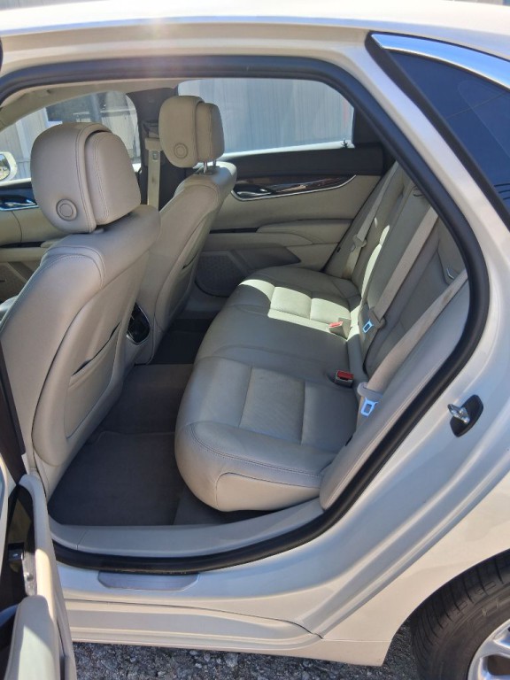 2013 Cadillac XTS Image 13