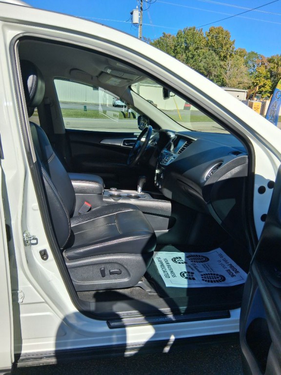 2017 Nissan Pathfinder Image 7
