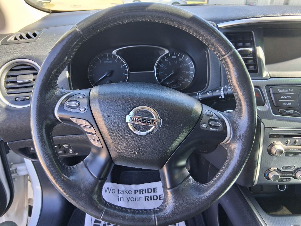 2017 Nissan Pathfinder Image 15