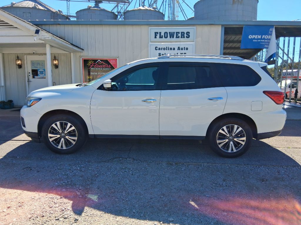 2017 Nissan Pathfinder Image 17