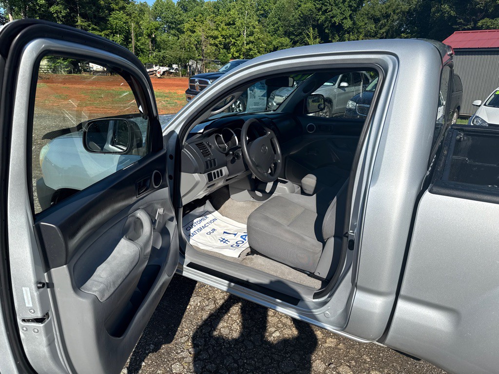 2005 Toyota Tacoma Image 10