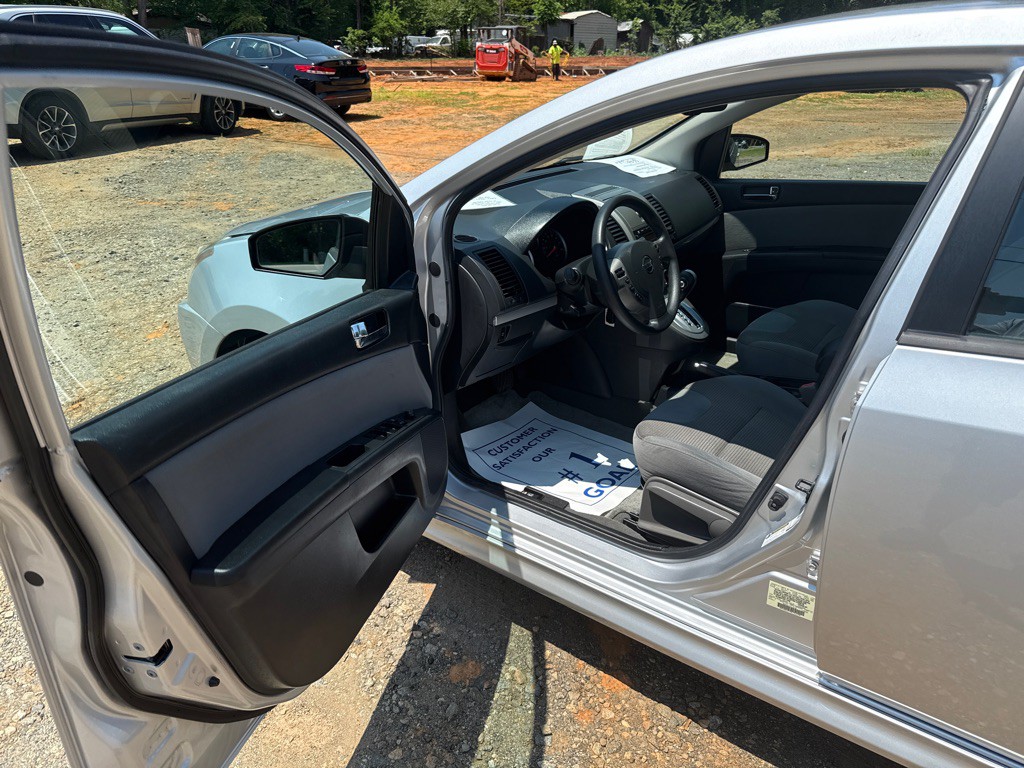 2011 Nissan Sentra Image 10