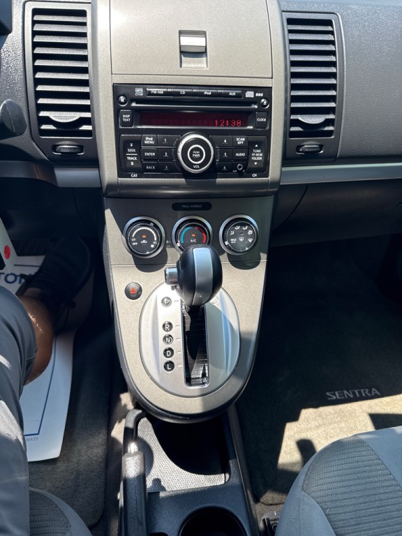 2011 Nissan Sentra Image 16