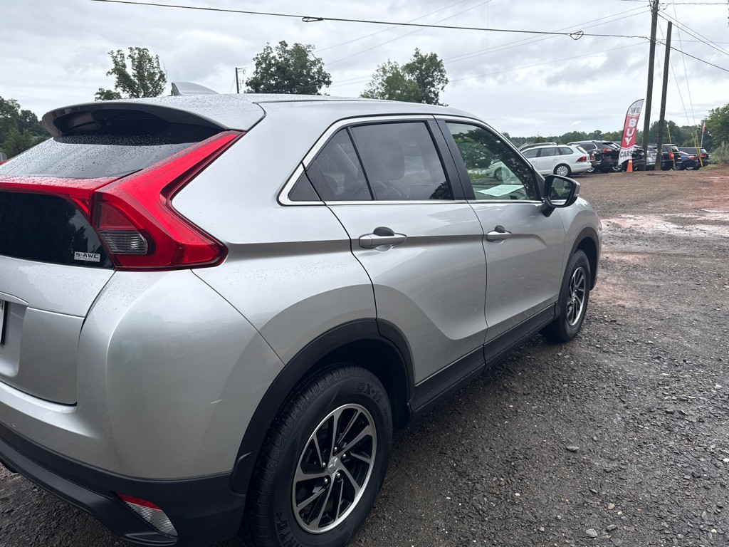 2020 Mitsubishi Eclipse Image 6