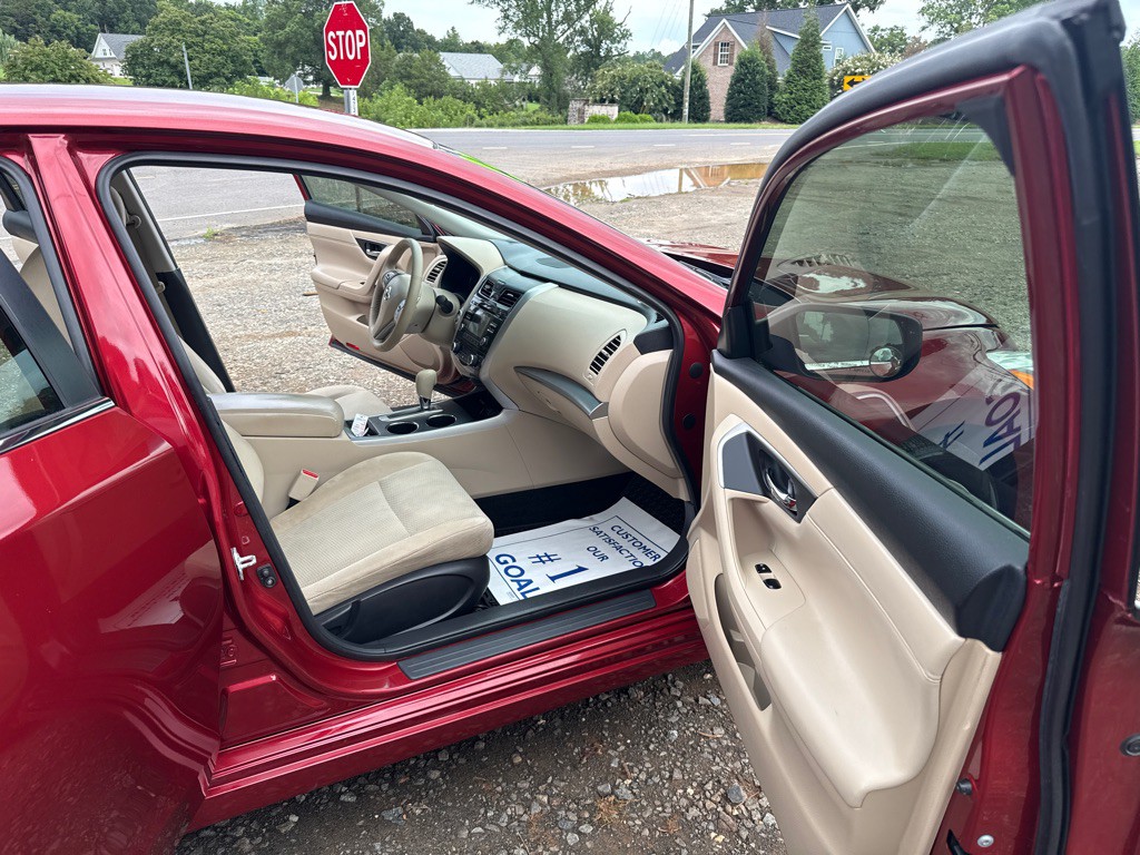 2015 Nissan Altima Image 13