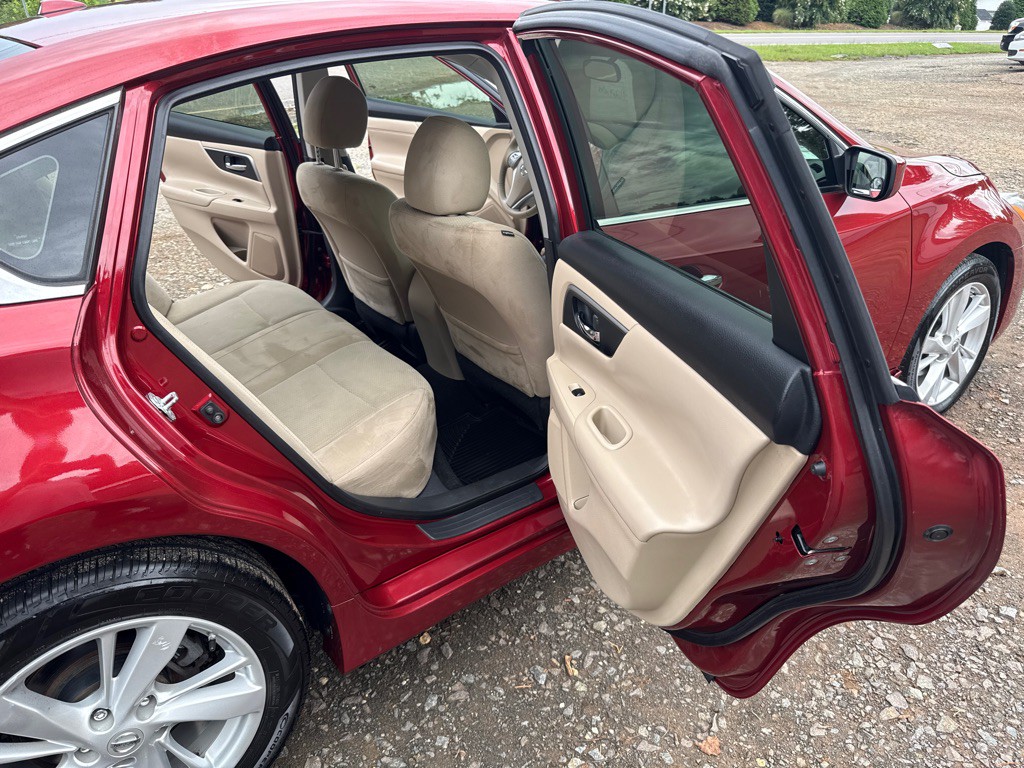 2015 Nissan Altima Image 12