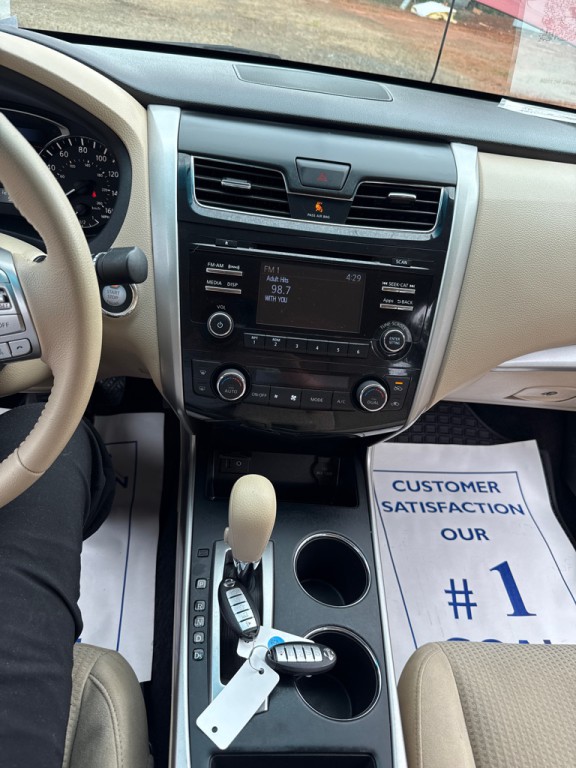 2015 Nissan Altima Image 16