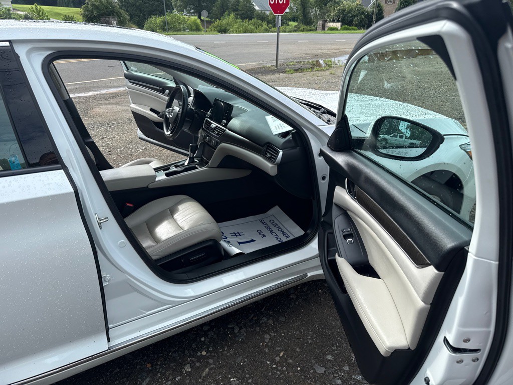2019 Honda Accord Image 13