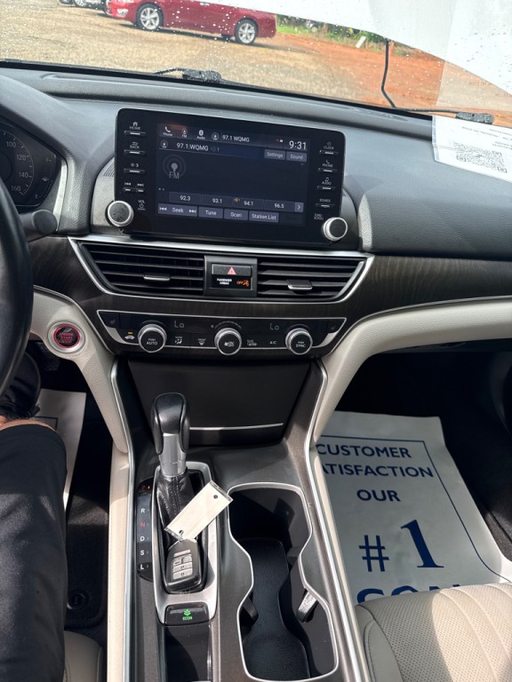 2019 Honda Accord Image 16