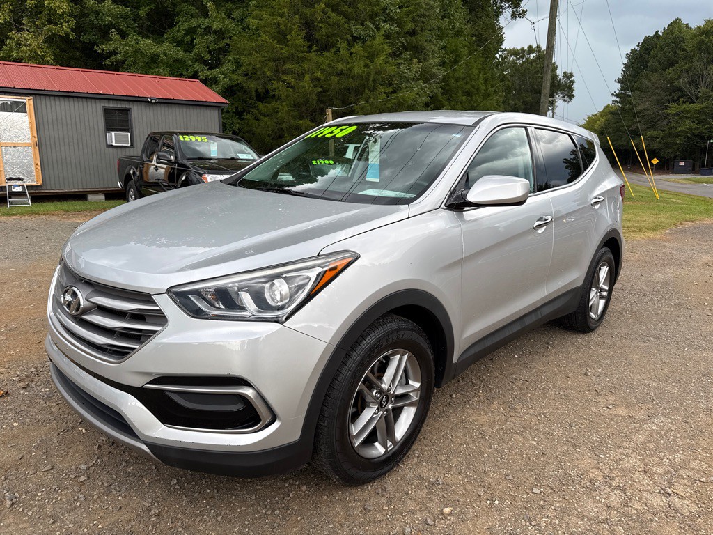 2017 Hyundai Santa Fe Sport Image 2