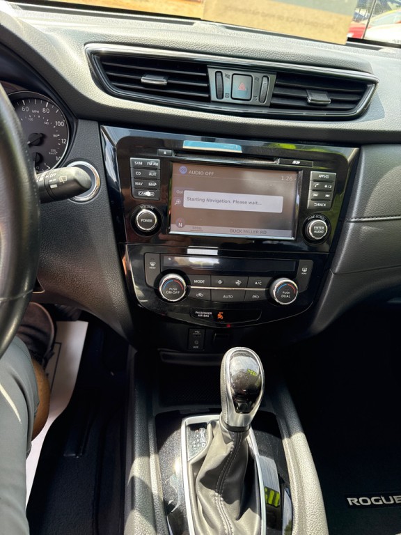 2017 Nissan Rogue Image 17