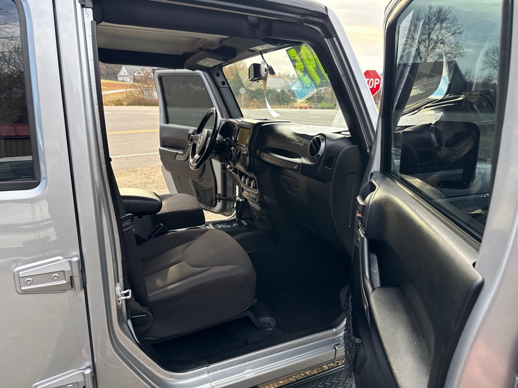 2015 Jeep Wrangler Unlimited Image 13