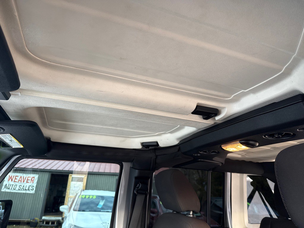 2015 Jeep Wrangler Unlimited Image 17