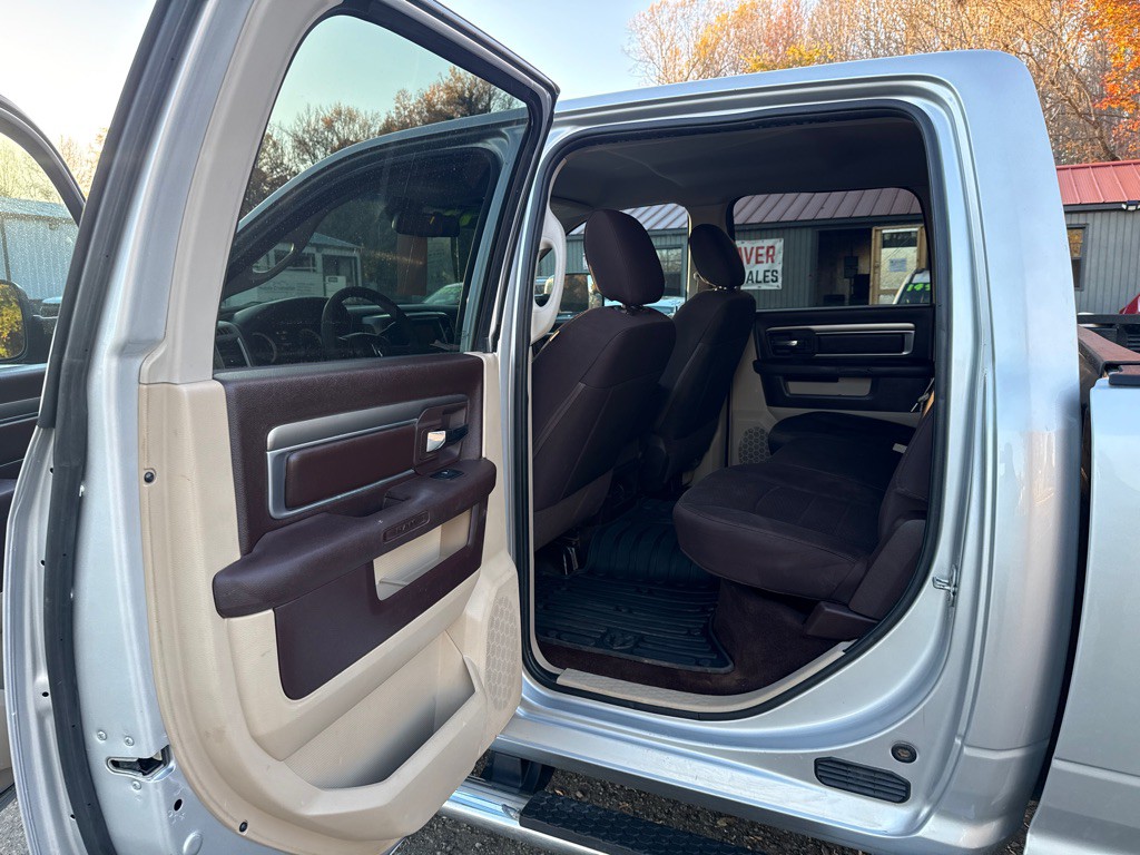 2016 RAM 2500 Image 12