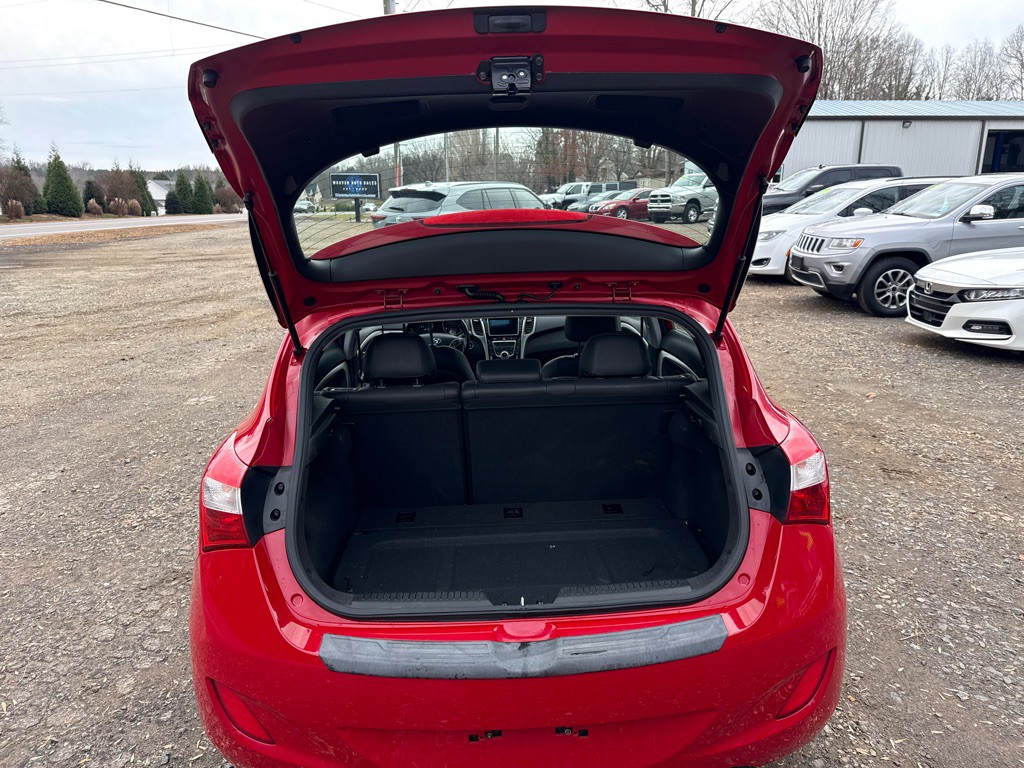 2013 Hyundai Elantra Image 9