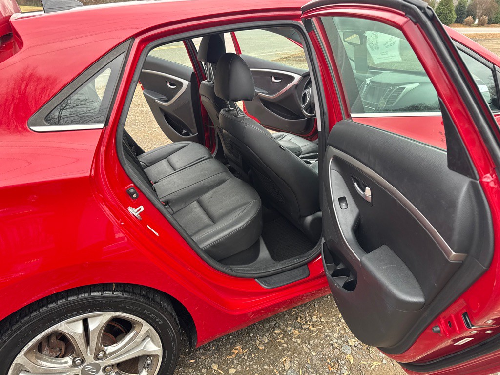 2013 Hyundai Elantra Image 12