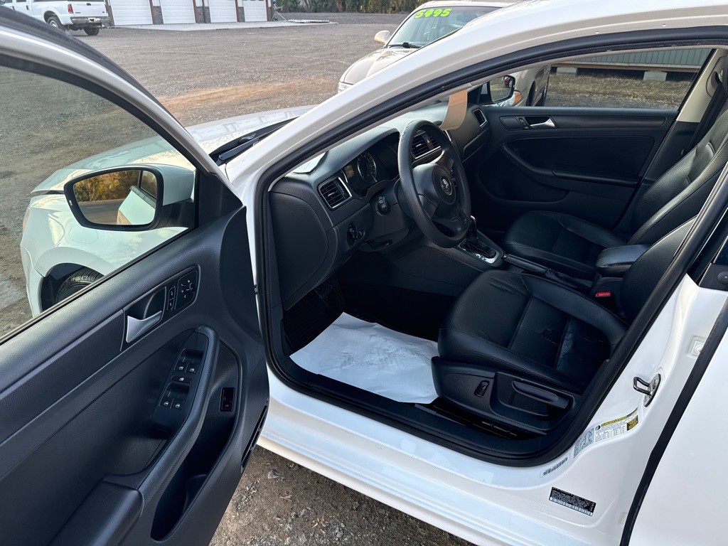 2014 Volkswagen Jetta Image 9