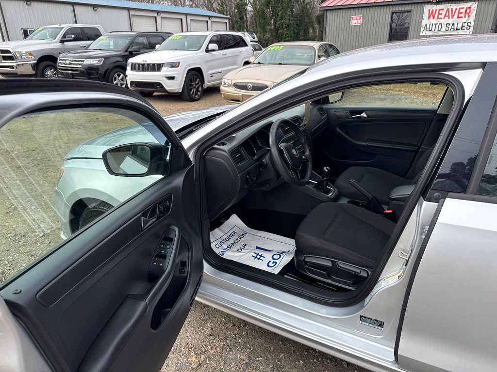 2015 Volkswagen Jetta Image 9