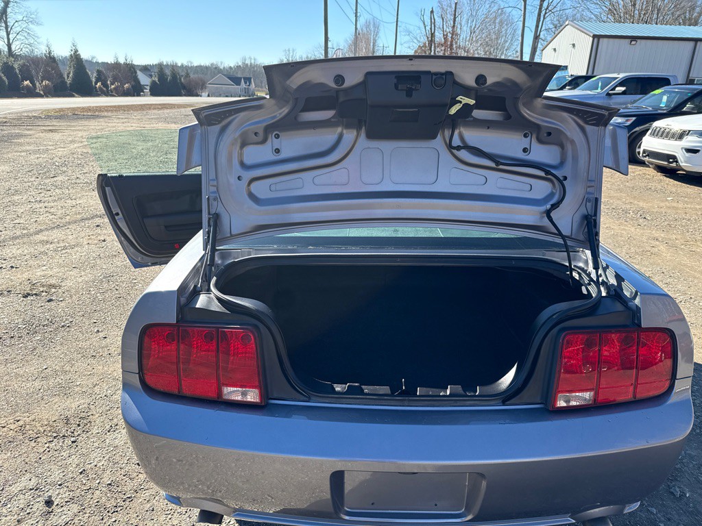 2006 Ford Mustang Image 11