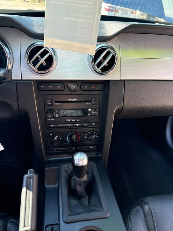 2006 Ford Mustang Image 16