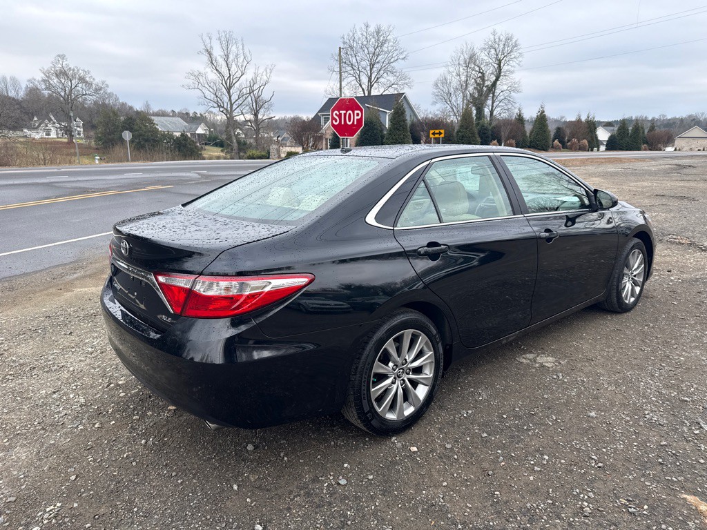 2015 Toyota Camry Image 6