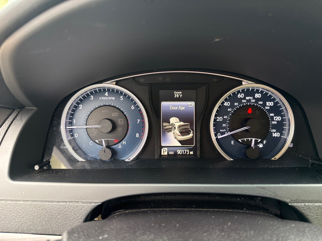 2015 Toyota Camry Image 15