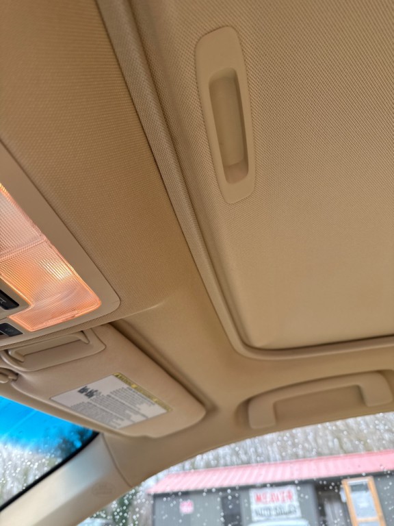 2015 Toyota Camry Image 17