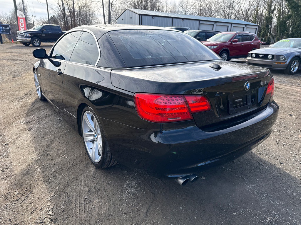 2011 BMW 3 Series Image 8