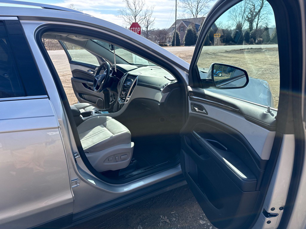 2016 Cadillac SRX Image 13