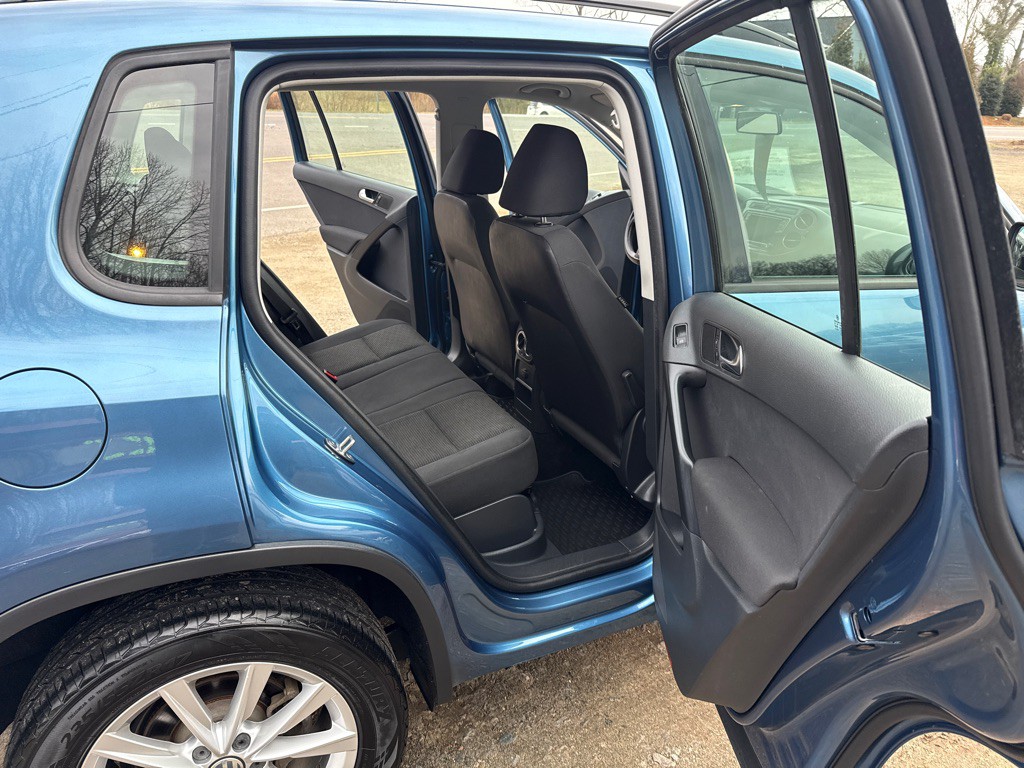 2017 Volkswagen Tiguan Image 12