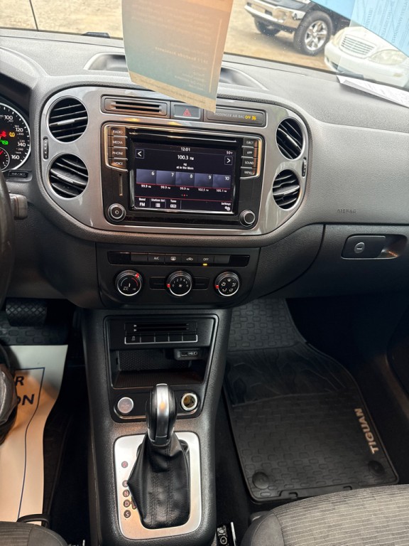 2017 Volkswagen Tiguan Image 16