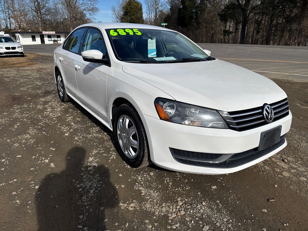 2013 Volkswagen Passat Image 4