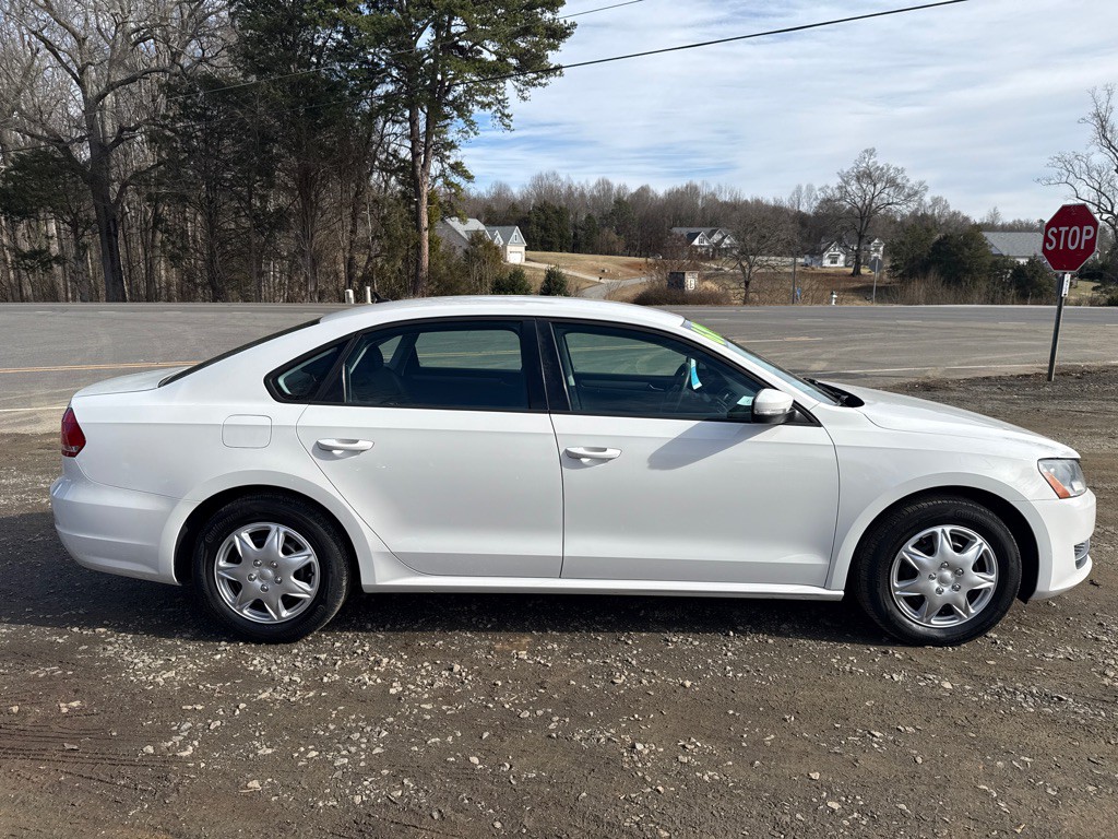 2013 Volkswagen Passat Image 5