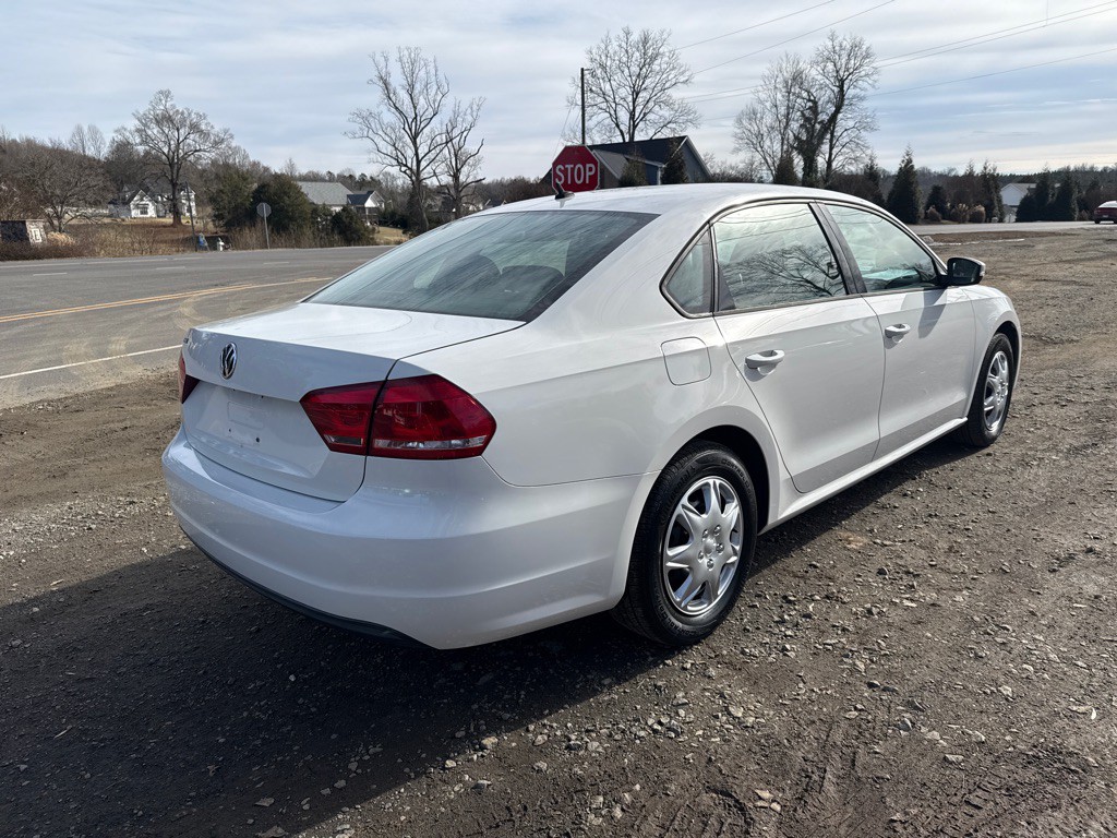 2013 Volkswagen Passat Image 6