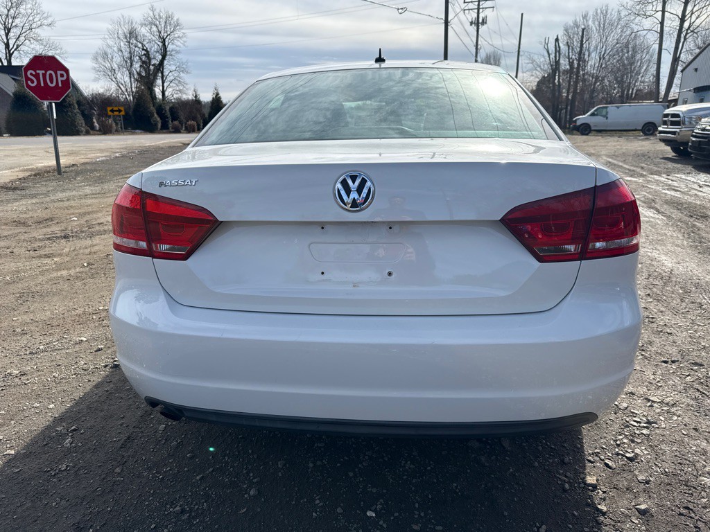 2013 Volkswagen Passat Image 7