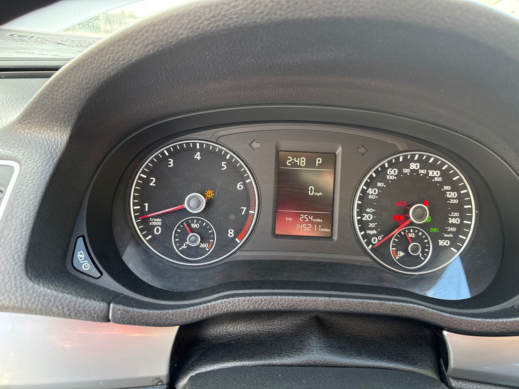 2013 Volkswagen Passat Image 15