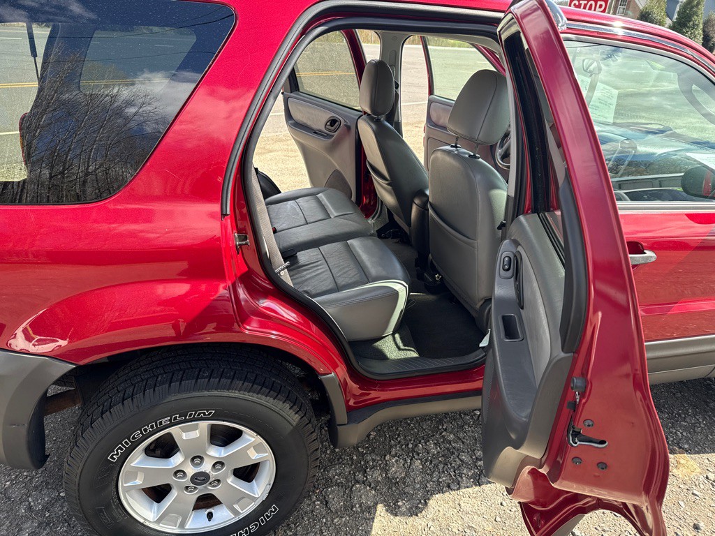 2006 Ford Escape Image 12