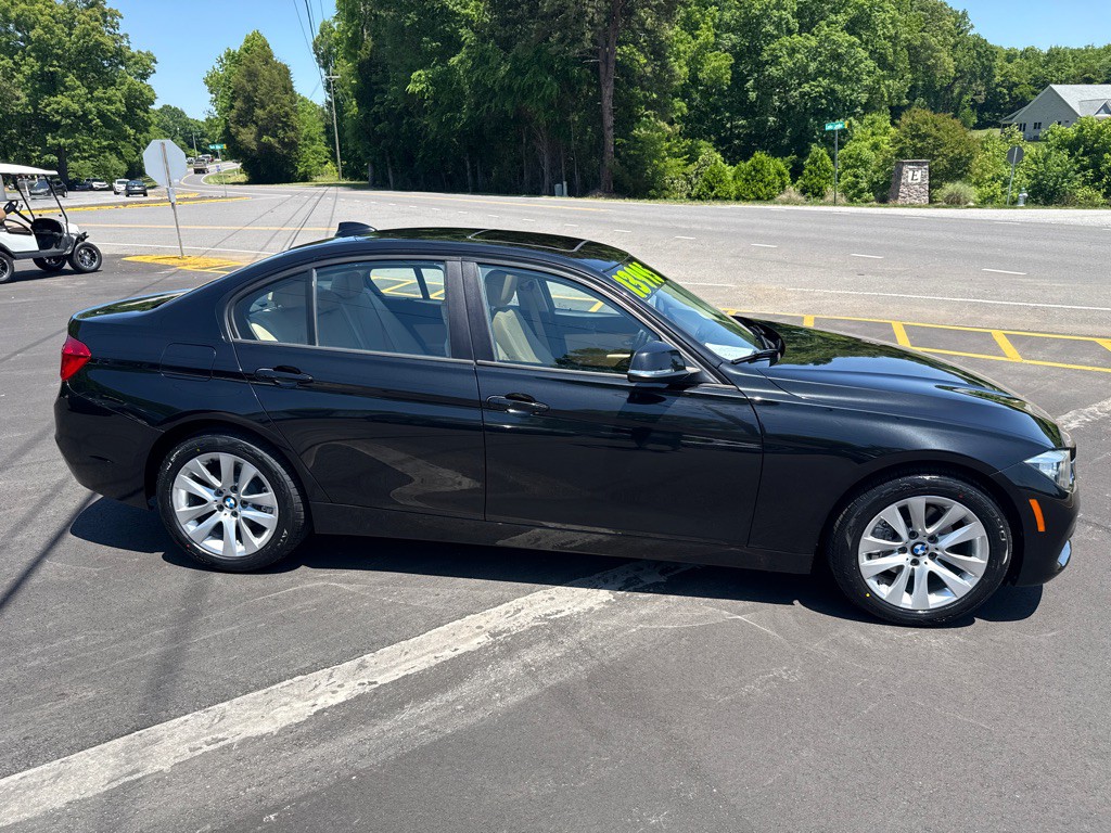 2017 BMW 3 Series Image 3