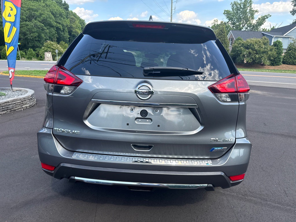 2017 Nissan Rogue Image 3