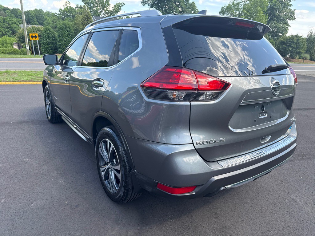 2017 Nissan Rogue Image 4