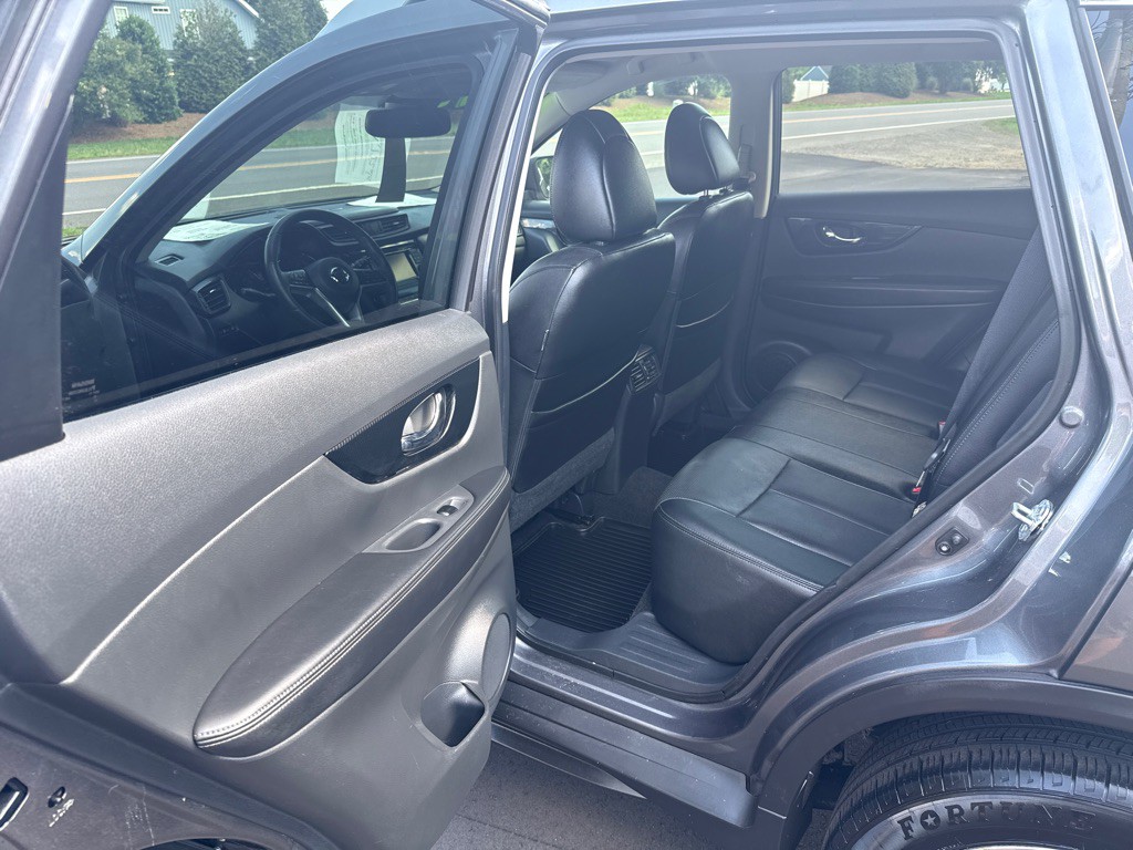 2017 Nissan Rogue Image 10