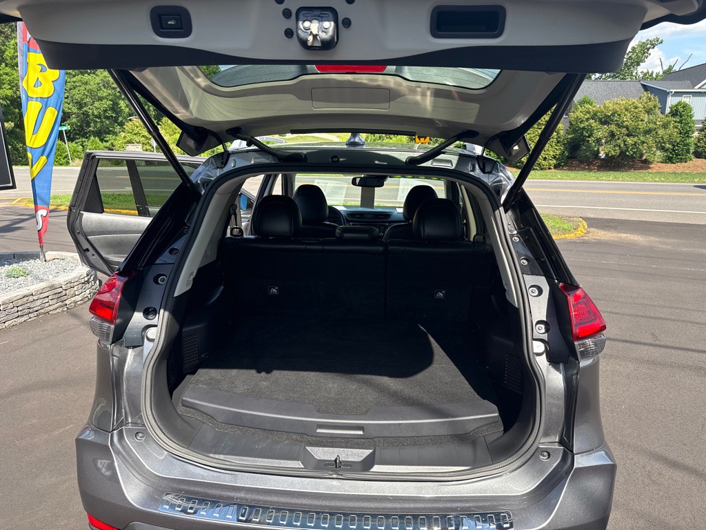 2017 Nissan Rogue Image 11