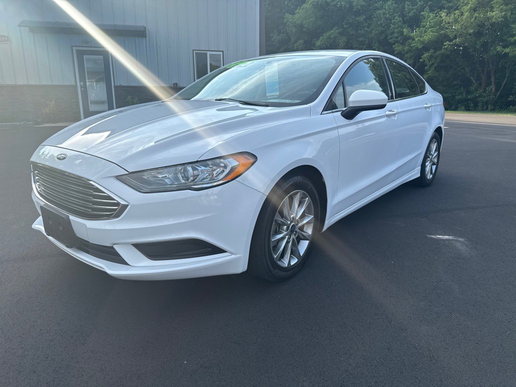 2017 Ford Fusion Image 2