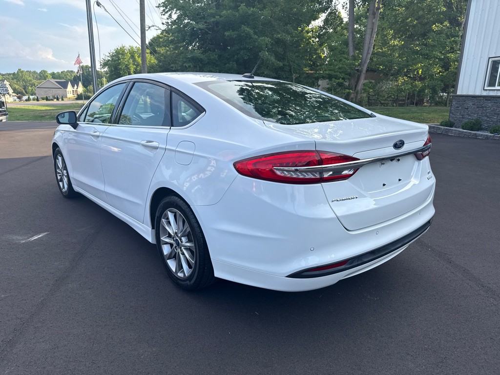 2017 Ford Fusion Image 10