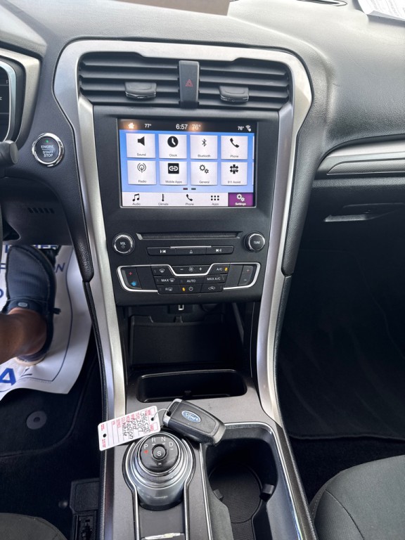 2017 Ford Fusion Image 12