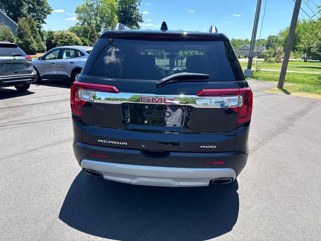 2022 GMC Acadia Image 3