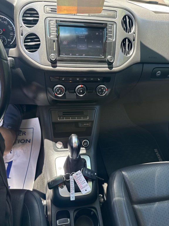 2017 Volkswagen Tiguan Image 16